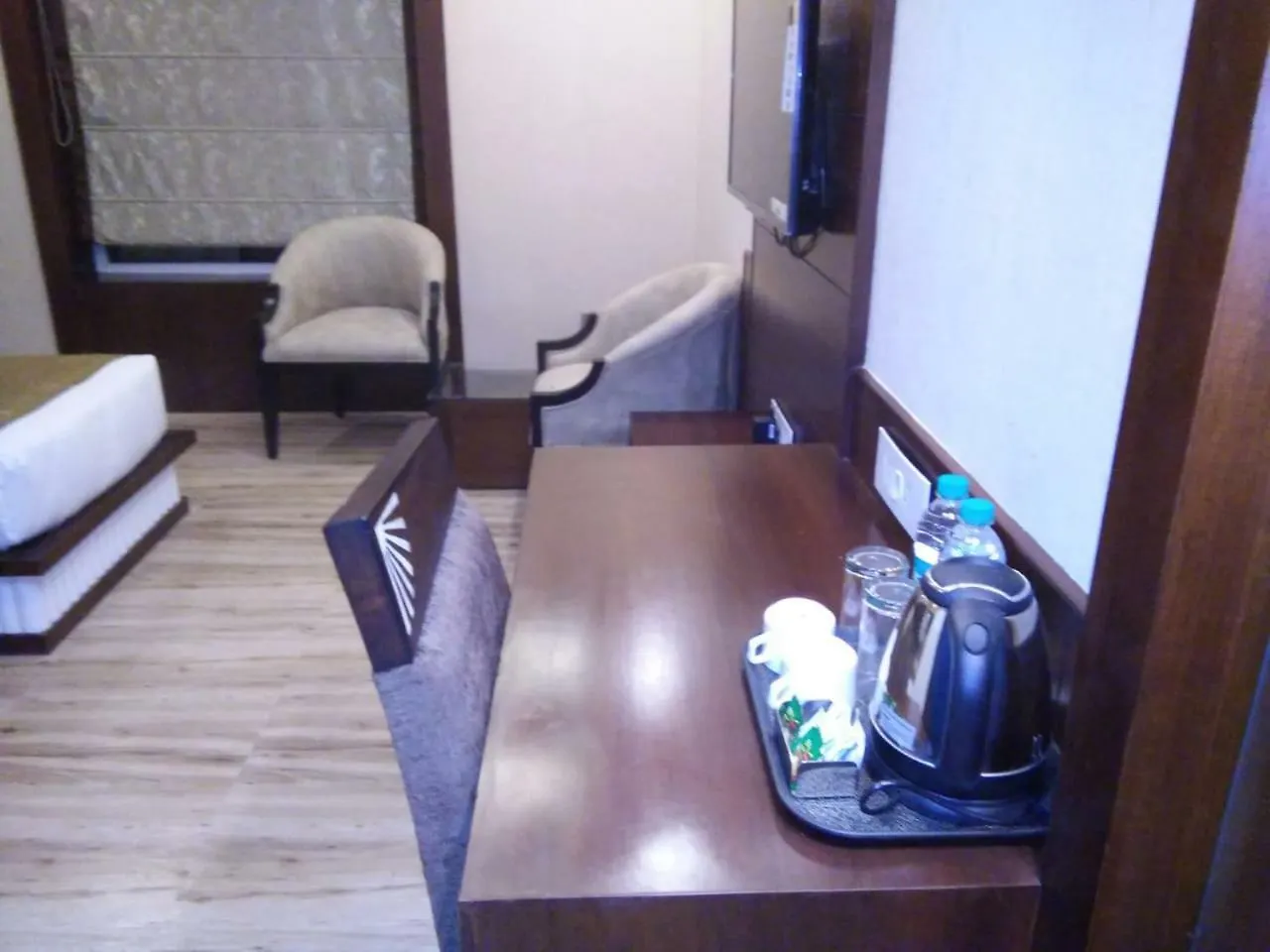 Square Inn Hotel,ורנאסי ורנאסי