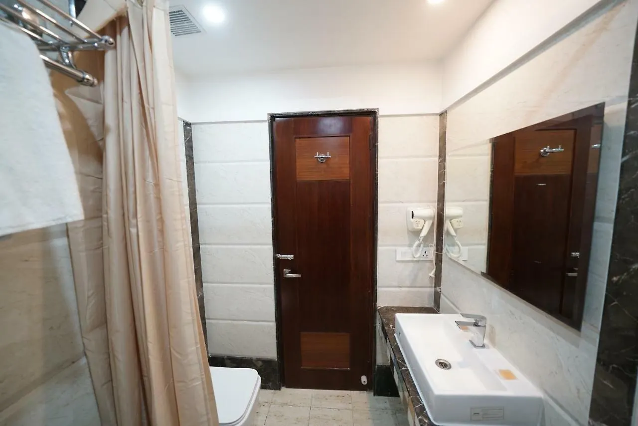 Square Inn Hotel,ורנאסי