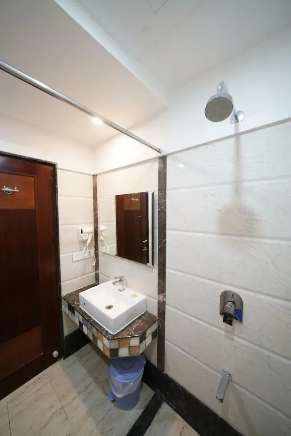 מלון Square Inn Hotel,ורנאסי