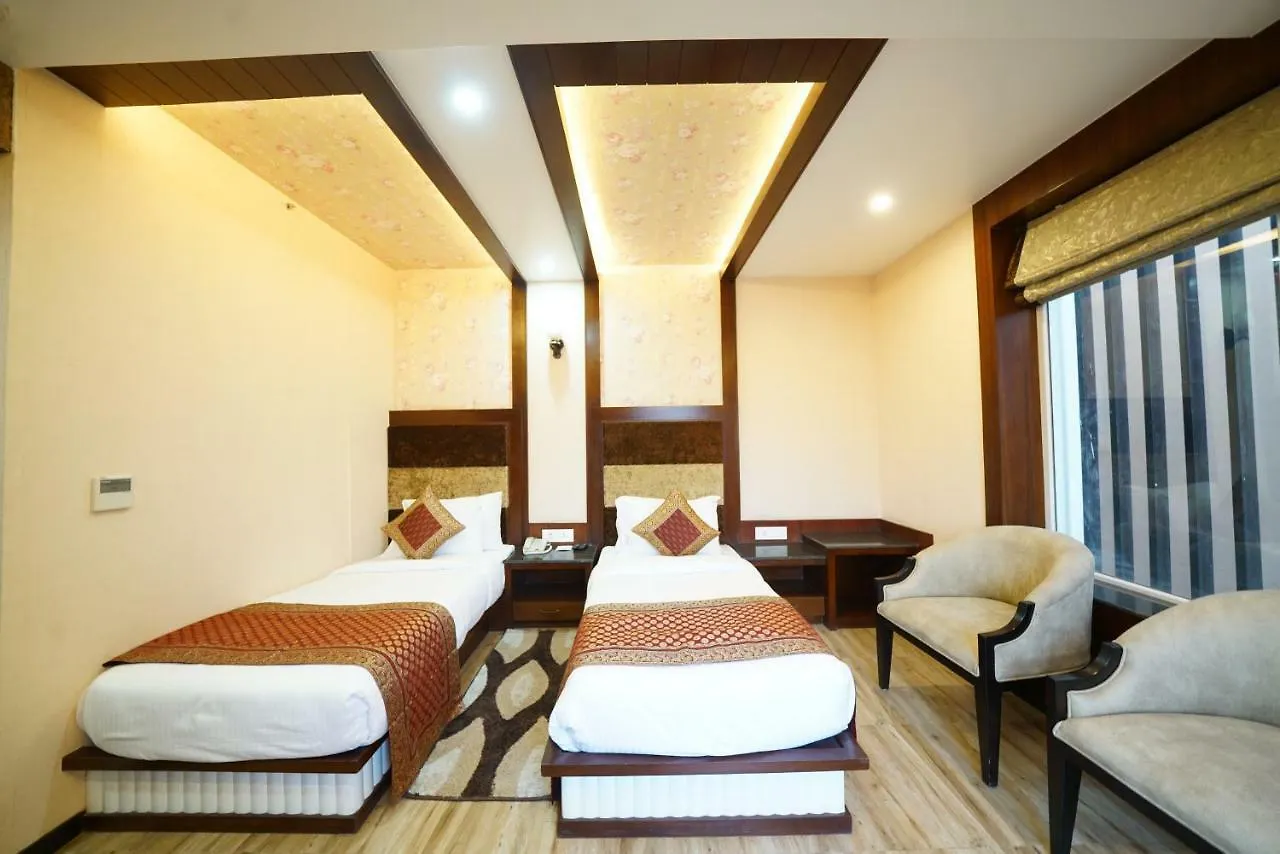 Square Inn Hotel,ורנאסי ורנאסי